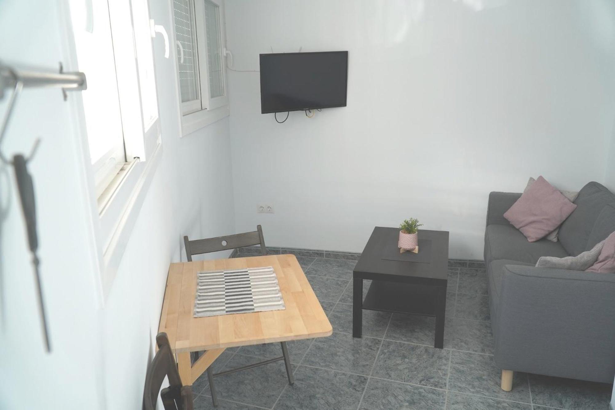 נרחה Hostal Alegre מראה חיצוני תמונה