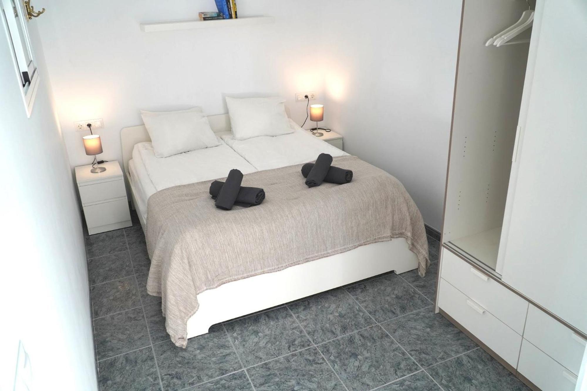 נרחה Hostal Alegre מראה חיצוני תמונה